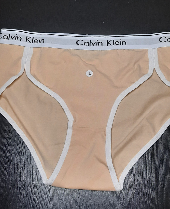 شورت زنانه سوپر نخ کشی سایز L مدل Calvin Klein